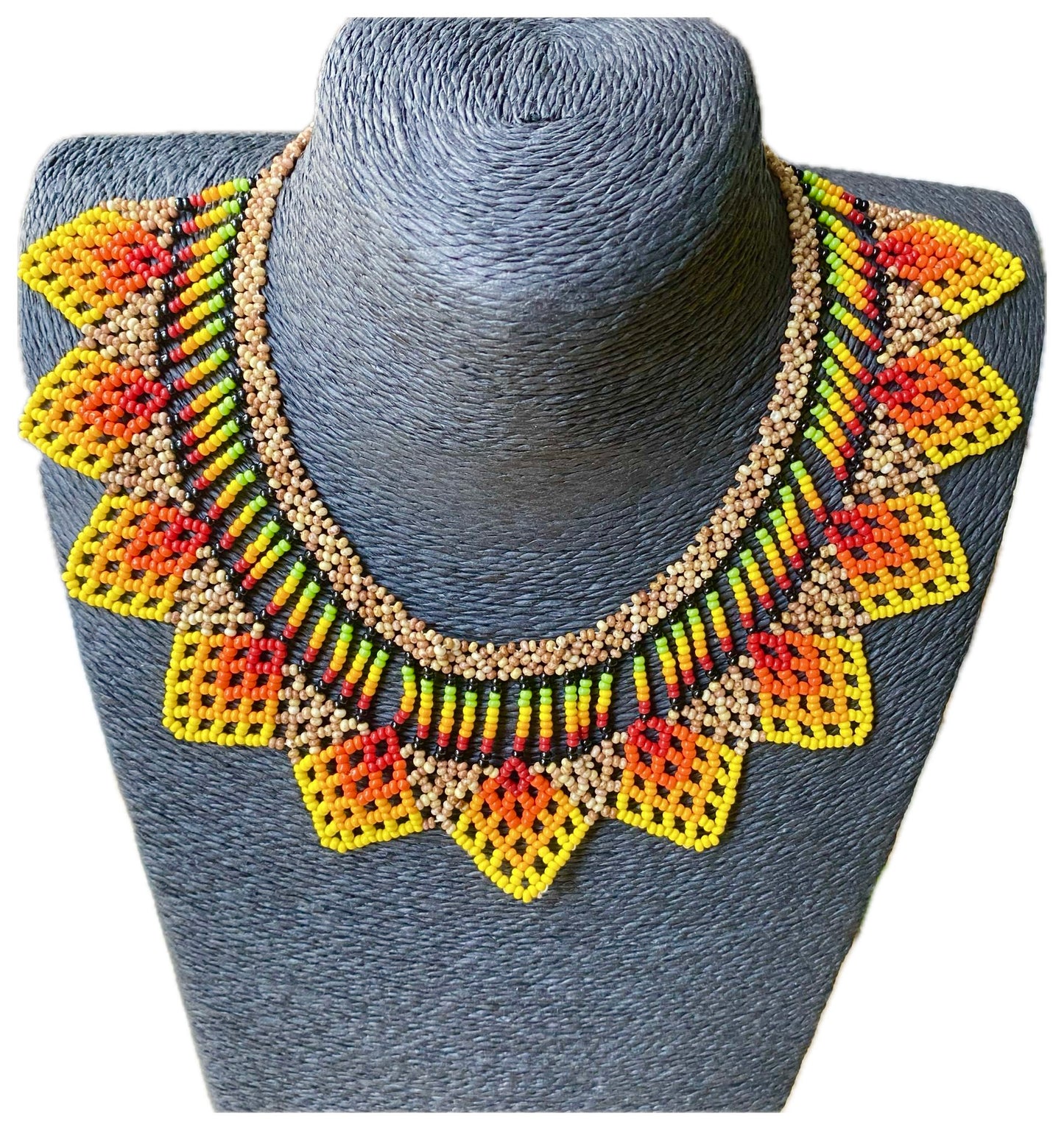 Collier Miçanga ras de cou - marron jaune et rouge - Ethnie Kalapalo