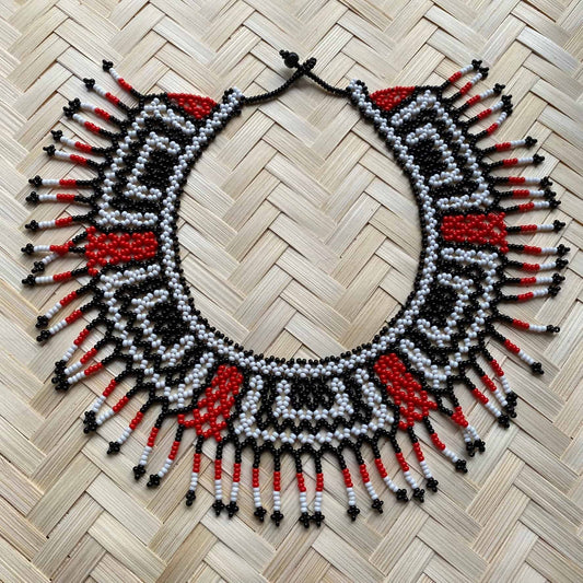 Collier Miçanga ras de cou - noir rouge et blanc- Ethnie Wai Wai