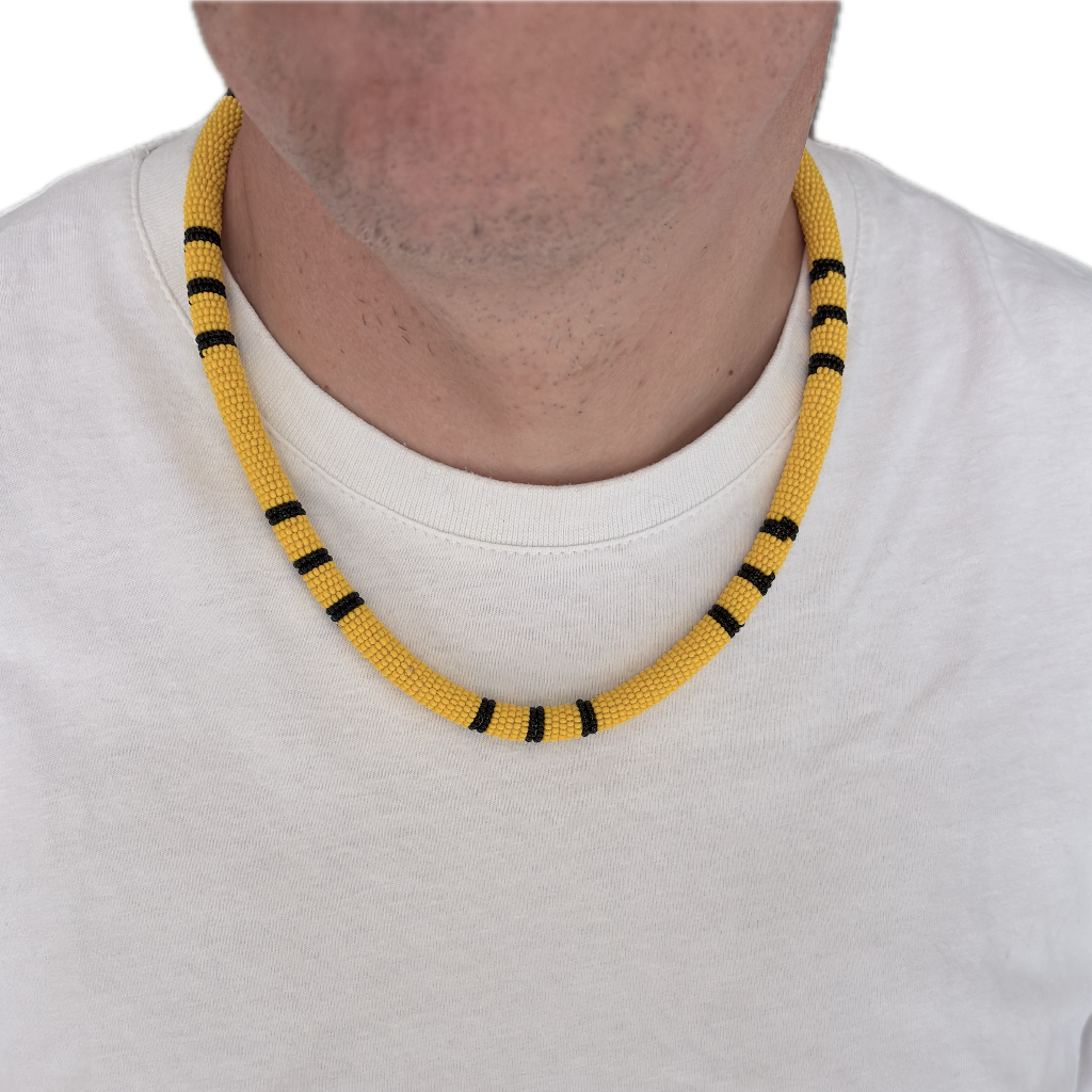 Collier-corail-perles-verre-jaune-noir-1