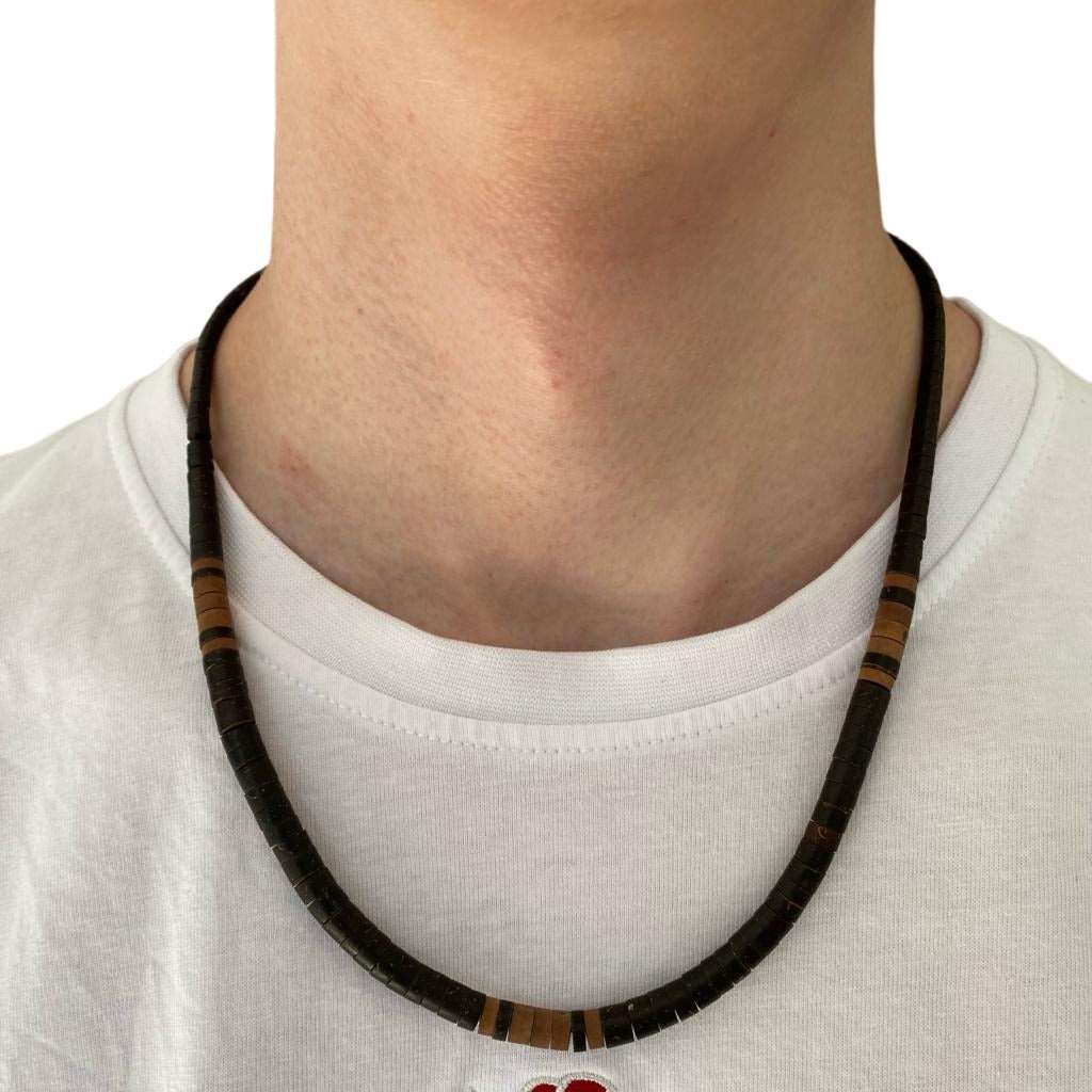 Collier de noyaux de Tucuma - marron - Ethnie Apurina