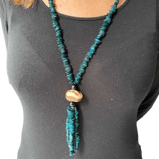 Collier sautoir de graines de jueirana et pendentif en jarina - Ethnie Pataxo