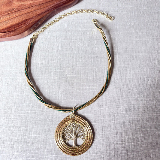 Collier Capim Dourado et buriti vert avec pendentif arbre