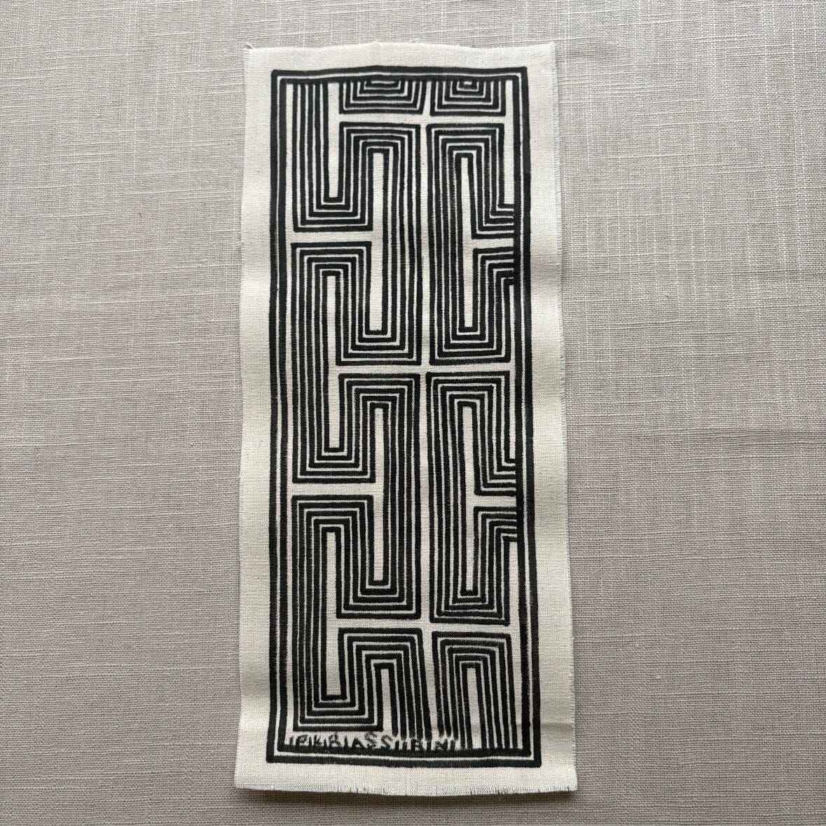 Dessin-ethnique-tissu-001-2