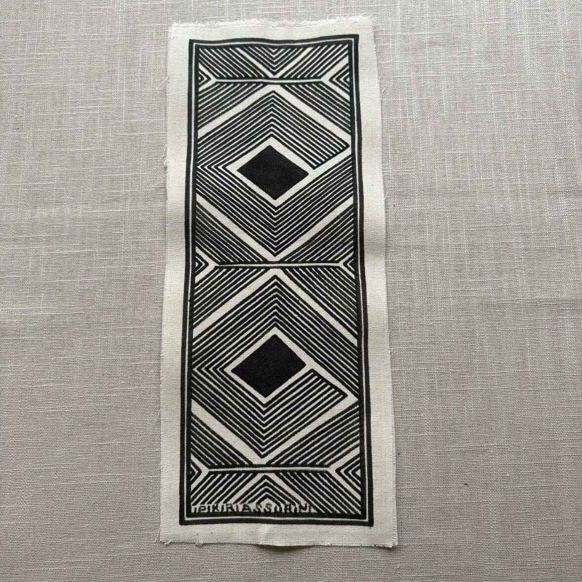 Dessin-ethnique-tissu-004-2