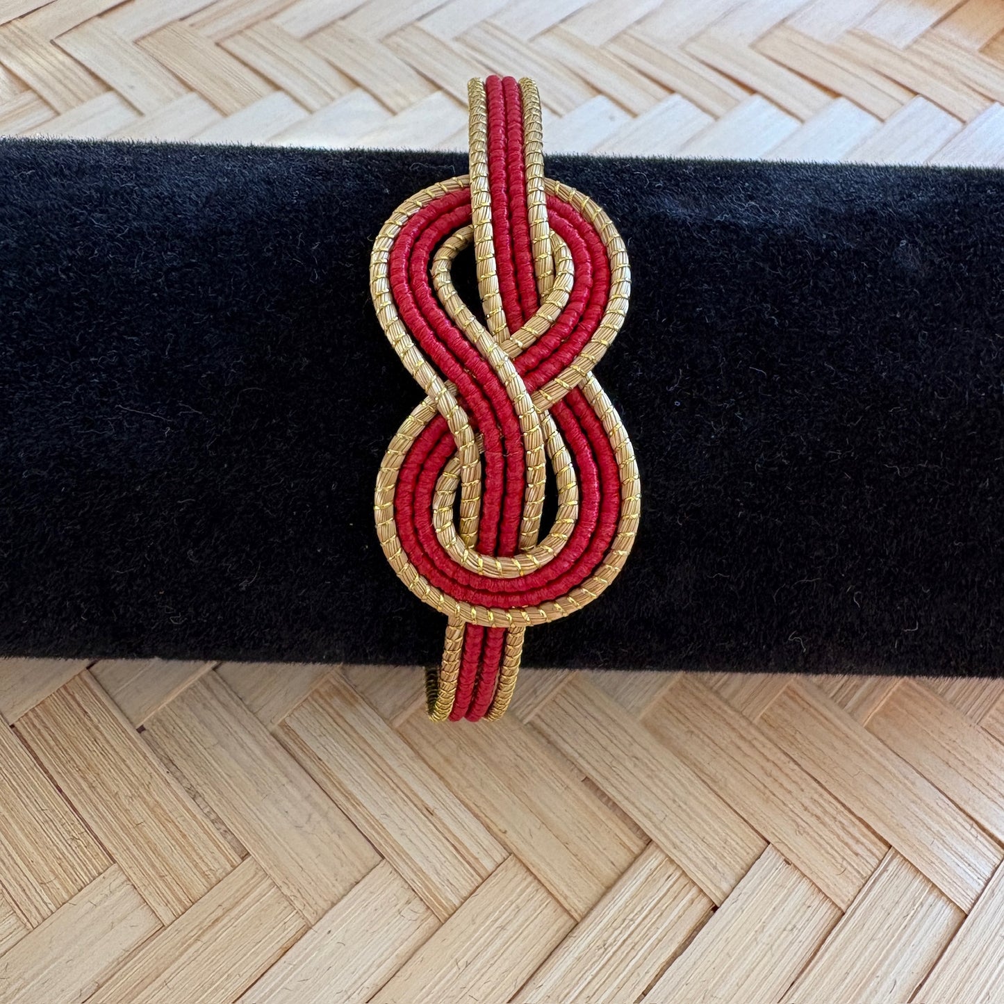 Bracelet Capim Dourado tressé en huit - fibre buriti rouge