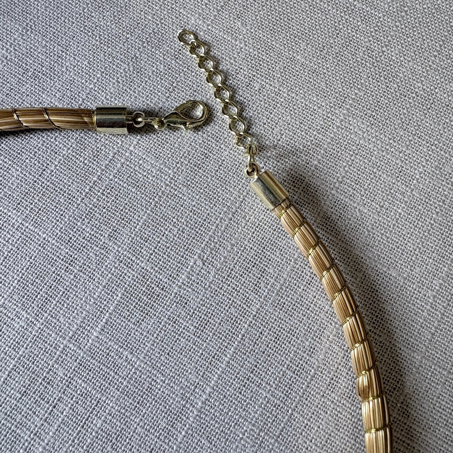 Parure collier et boucles d'oreilles Capim Dourado fleurs