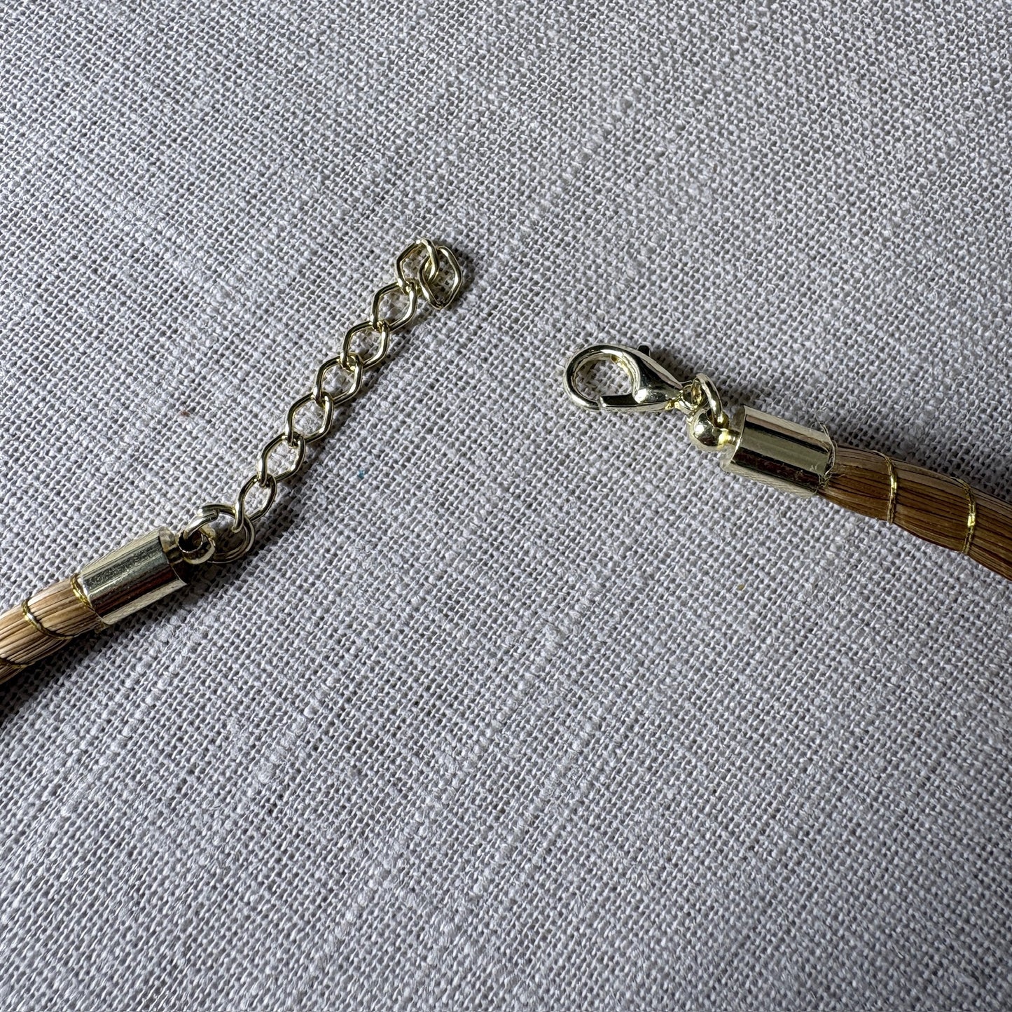 Parure collier et boucles d'oreilles Capim Dourado mandalas croisés et perle