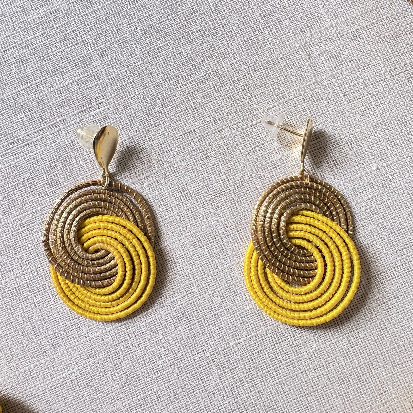 Parure collier et boucles d'oreilles Capim Dourado et buriti jaune