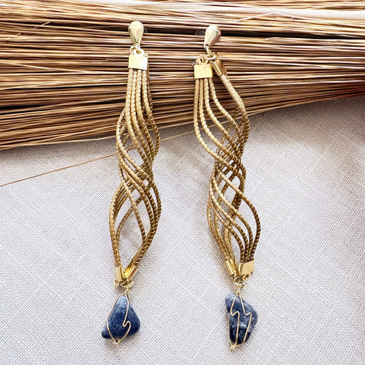 Boucles d'oreilles capim dourado et pierre naturelle agate bleue