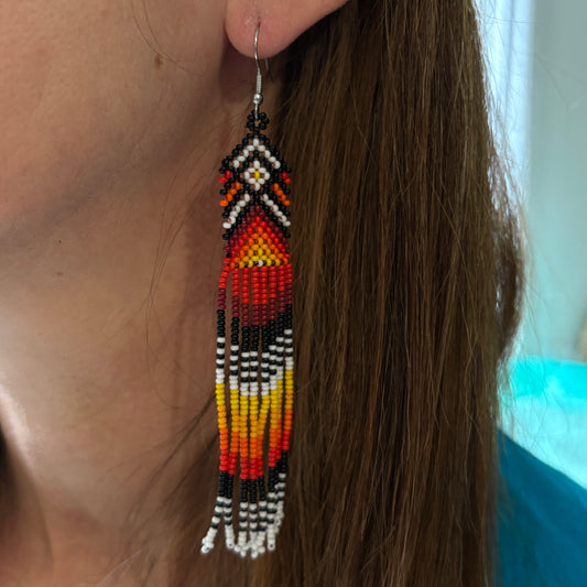 Boucles d'oreilles en perles de verre (miçanga) - noir rouge et jaune losange blanc - Ethnie Wai Wai