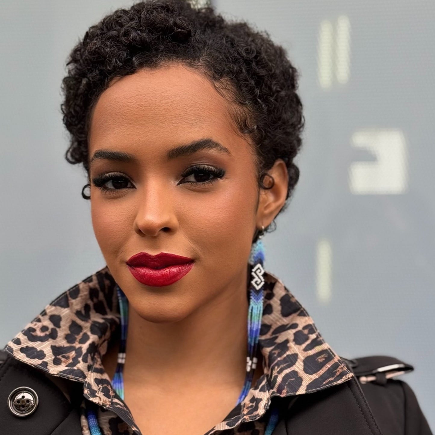 Boucles d'oreilles en perles de verre (Miçanga) - Bleu noir blanc à franges - Ethnie Borari