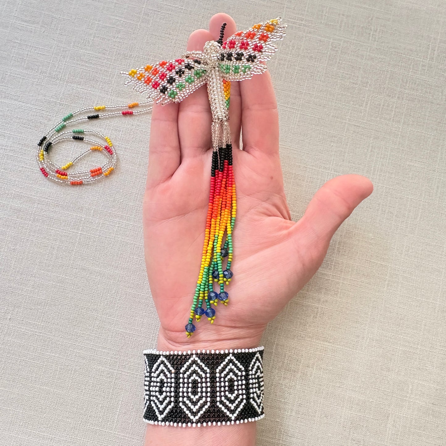 Collier en perles de verre - Colibri argenté