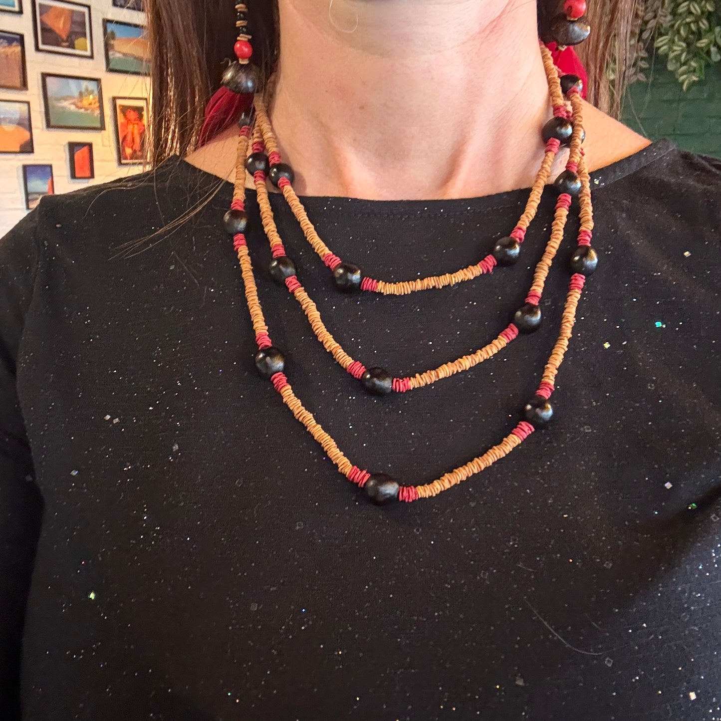 Collier de graines de morototo marron et rouge et saboneteira avec fermoir