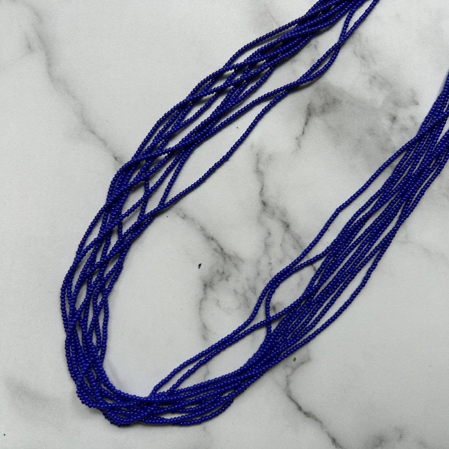 Collier en perles de verre (Miçanga) - 9 fils bleu - Ethnie Mehinako