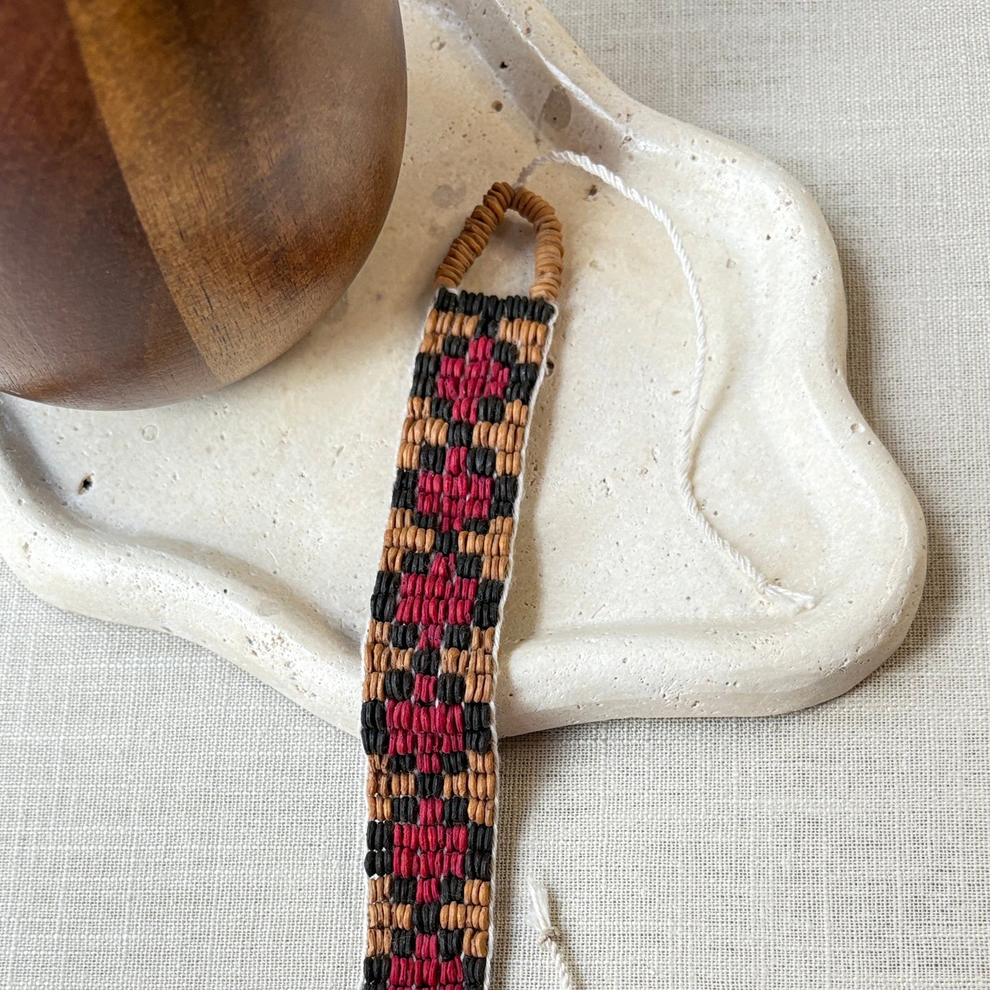 Bracelet de graines de morototo cercle noir et rouge - Ethnie Katuena