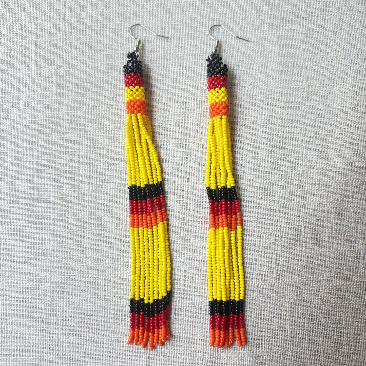 Boucles d'oreilles Miçanga - jaune noir rouge et orange - Ethnie Kayapo