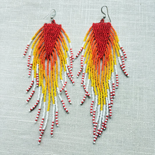 Boucles d'oreilles en perles de verre (Miçanga) - Rouge à franges orange blanc et jaune - Ethnie Borari