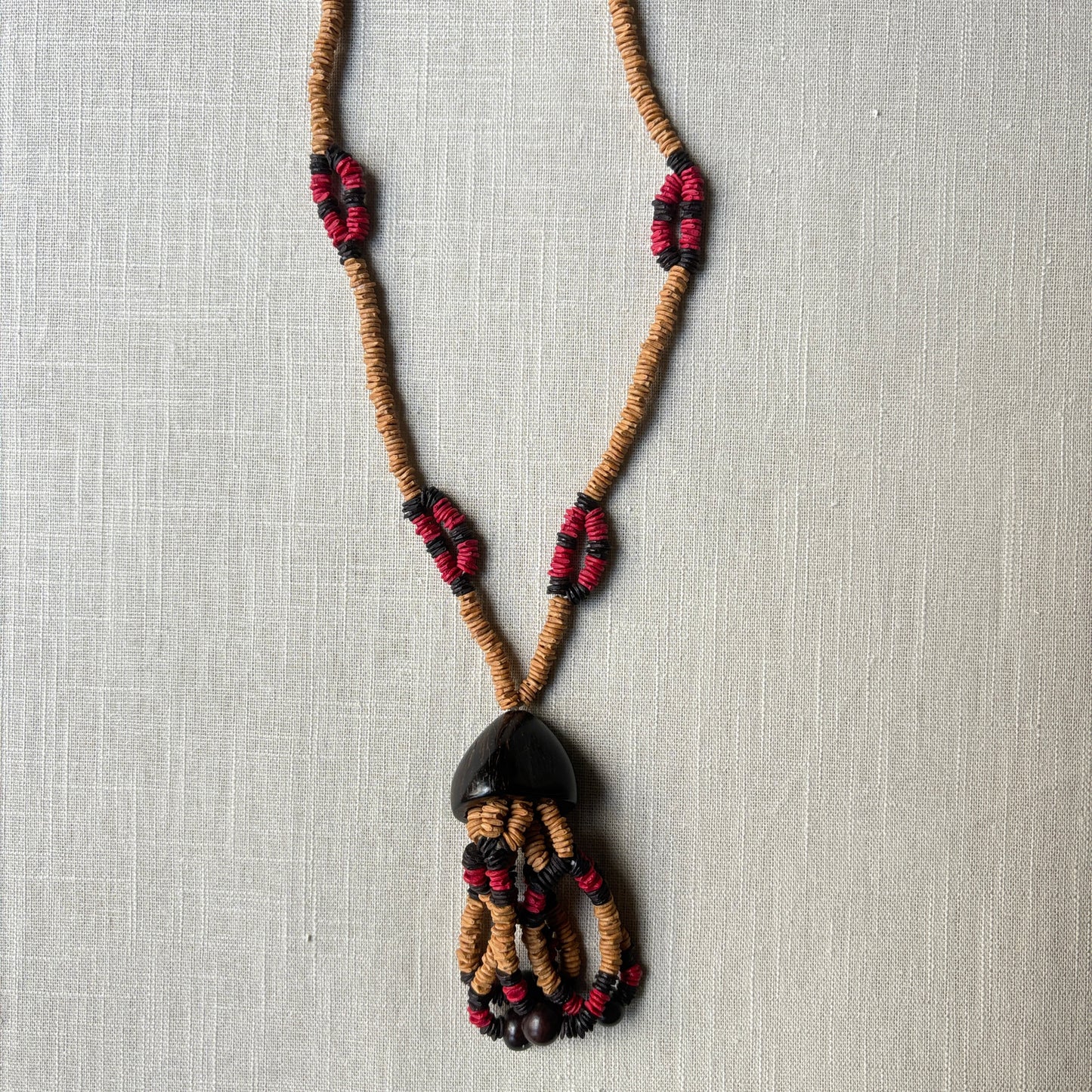 Collier sautoir de graines de morototo et pendentif babaçu - Ethnie Wai Wai
