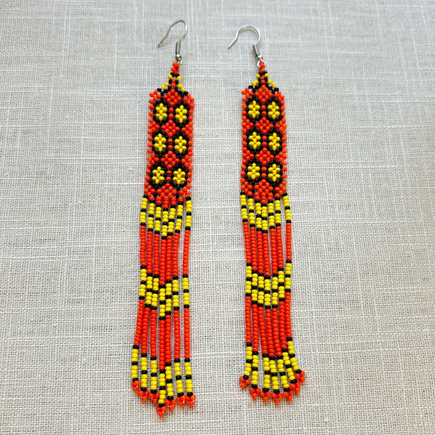Boucles d'oreilles en perles de verre (miçanga) - orange et jaune - Ethnie Kayapo