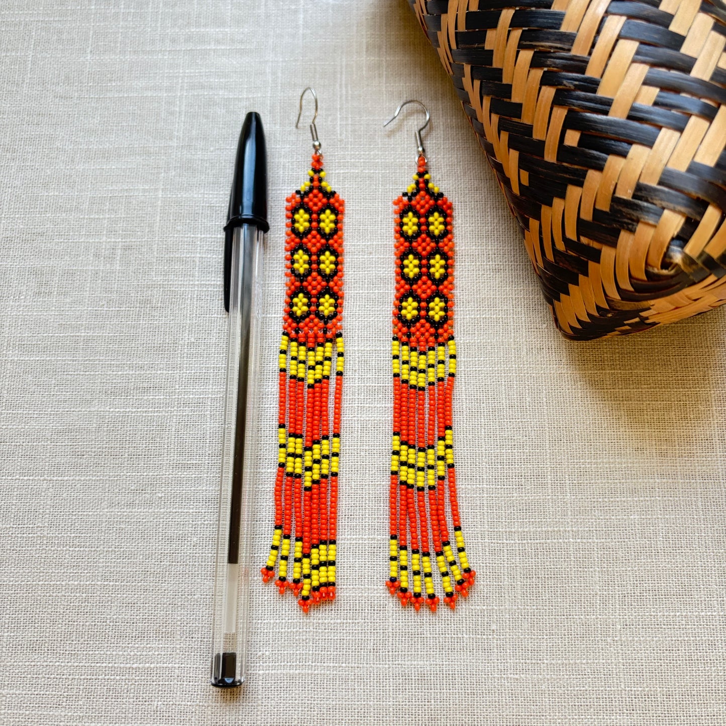 Boucles d'oreilles en perles de verre (miçanga) - orange et jaune - Ethnie Kayapo