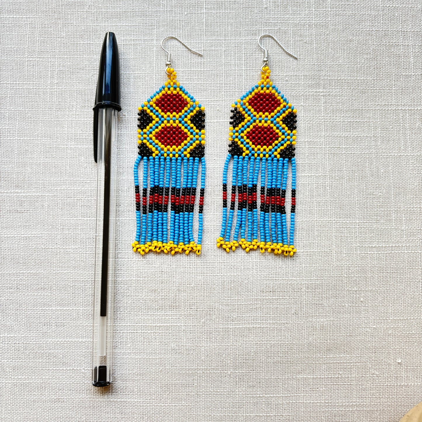 Boucles d'oreilles en perles de verre (miçanga) - bleu, marron et jaune - Ethnie Wai Wai