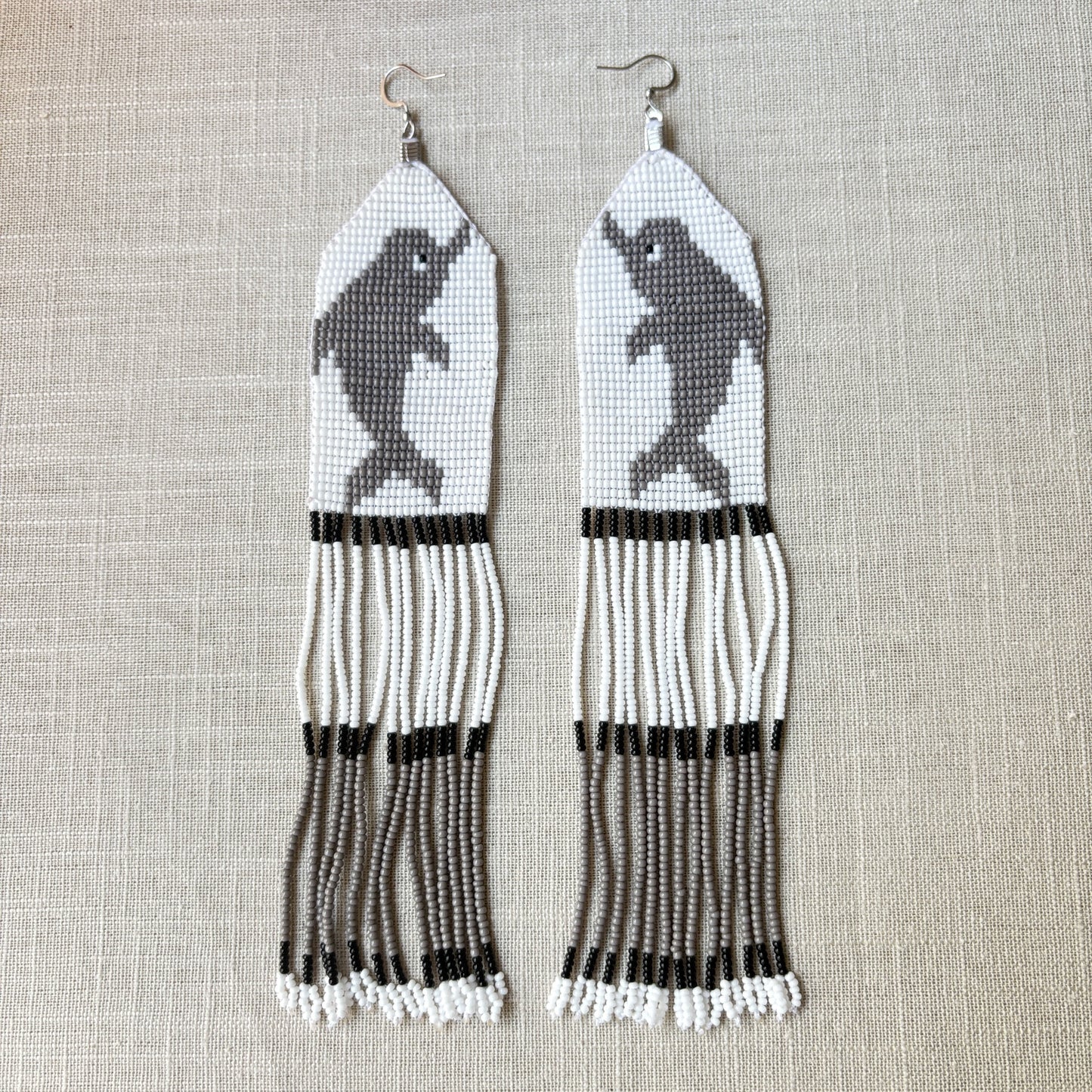 Boucles d'oreilles en perles de verre (Miçanga) - Dauphin gris - Ethnie Borari