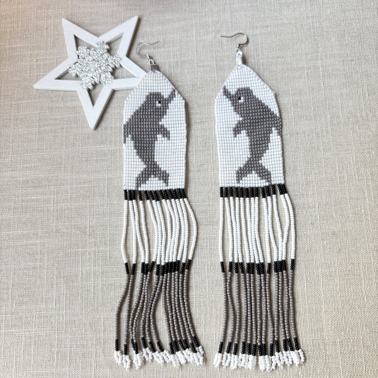 Boucles d'oreilles en perles de verre (Miçanga) - Dauphin gris - Ethnie Borari