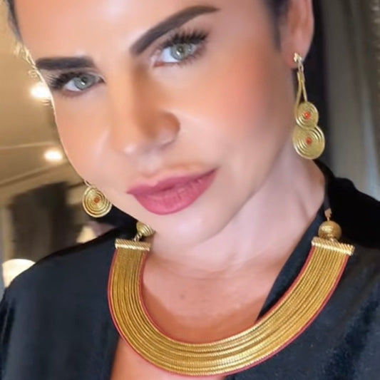 Collier Capim Dourado - bordure en fibre de buriti teintée en rouge