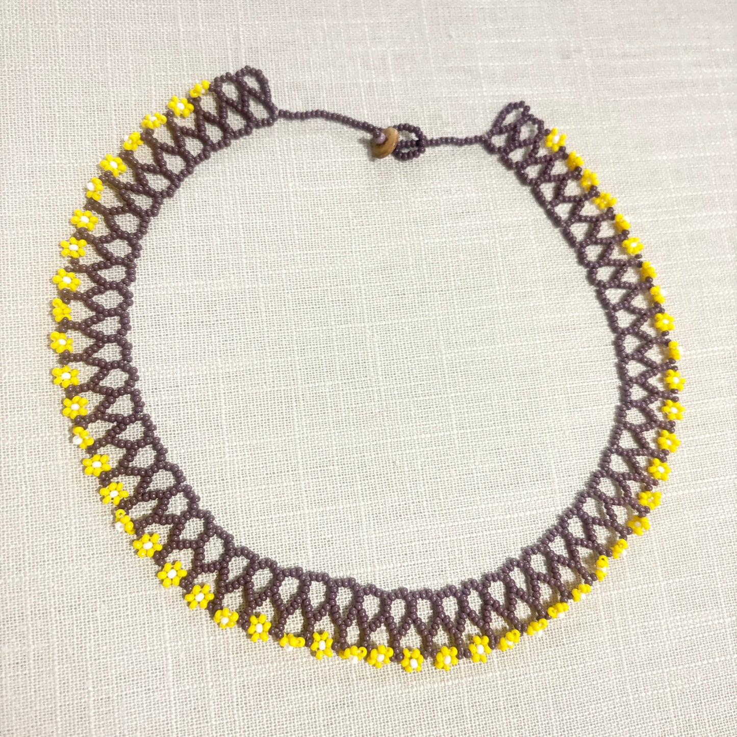 Collier en perles de verre (miçanga) ras de cou marron jaune - Ethnie Borari