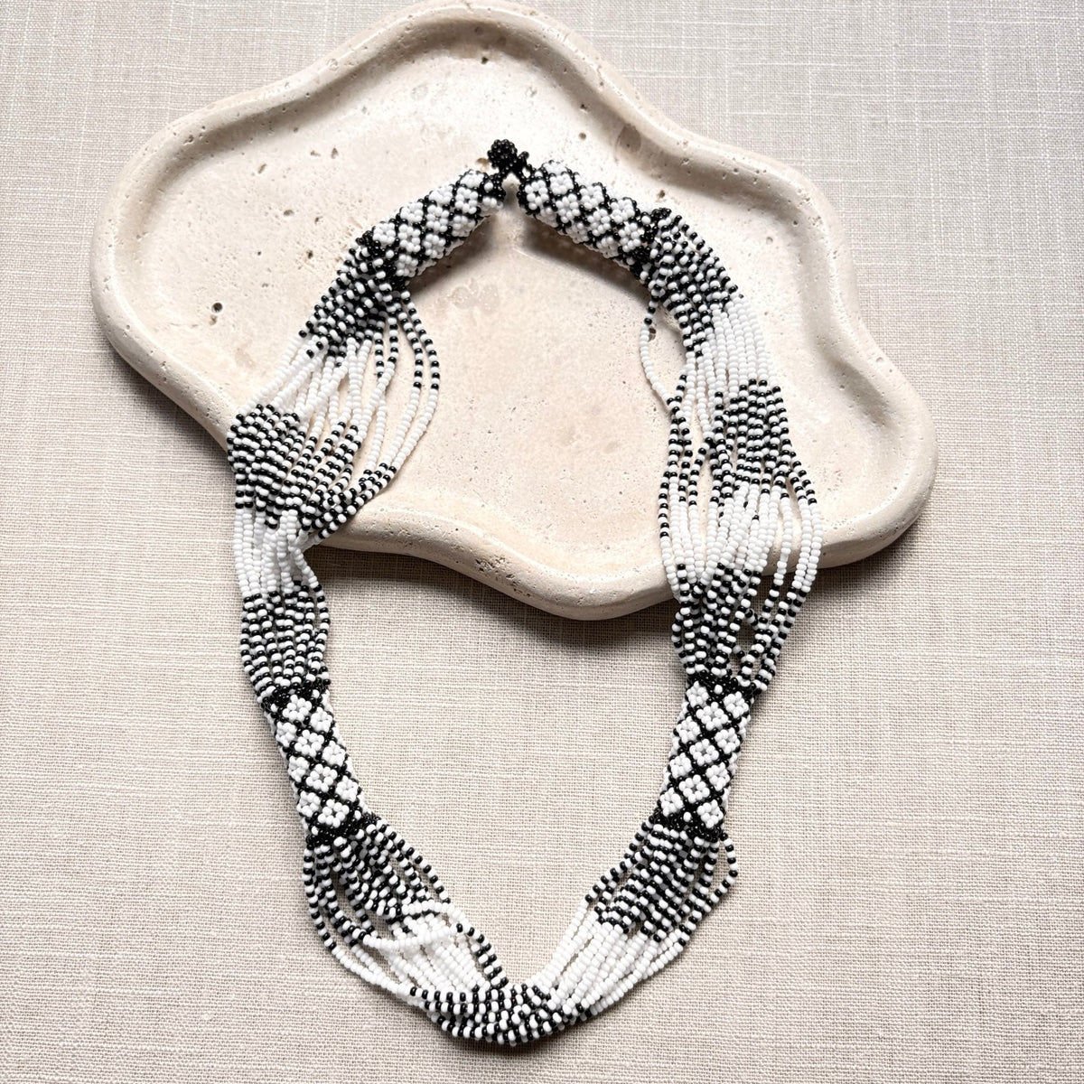 Collier NIVORA