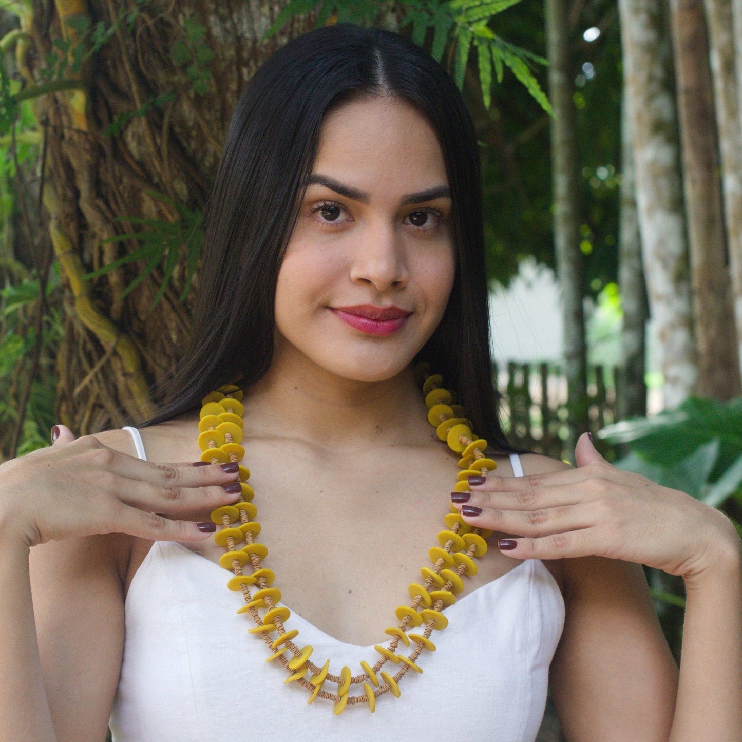 Collier de graines de morototo naturelles et latex jaune - Communauté Jamaraqua