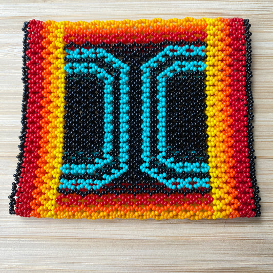 Bracelet en perles de verre (Miçanga) - noir et bleu bord multicolore - Ethnie Kamayura