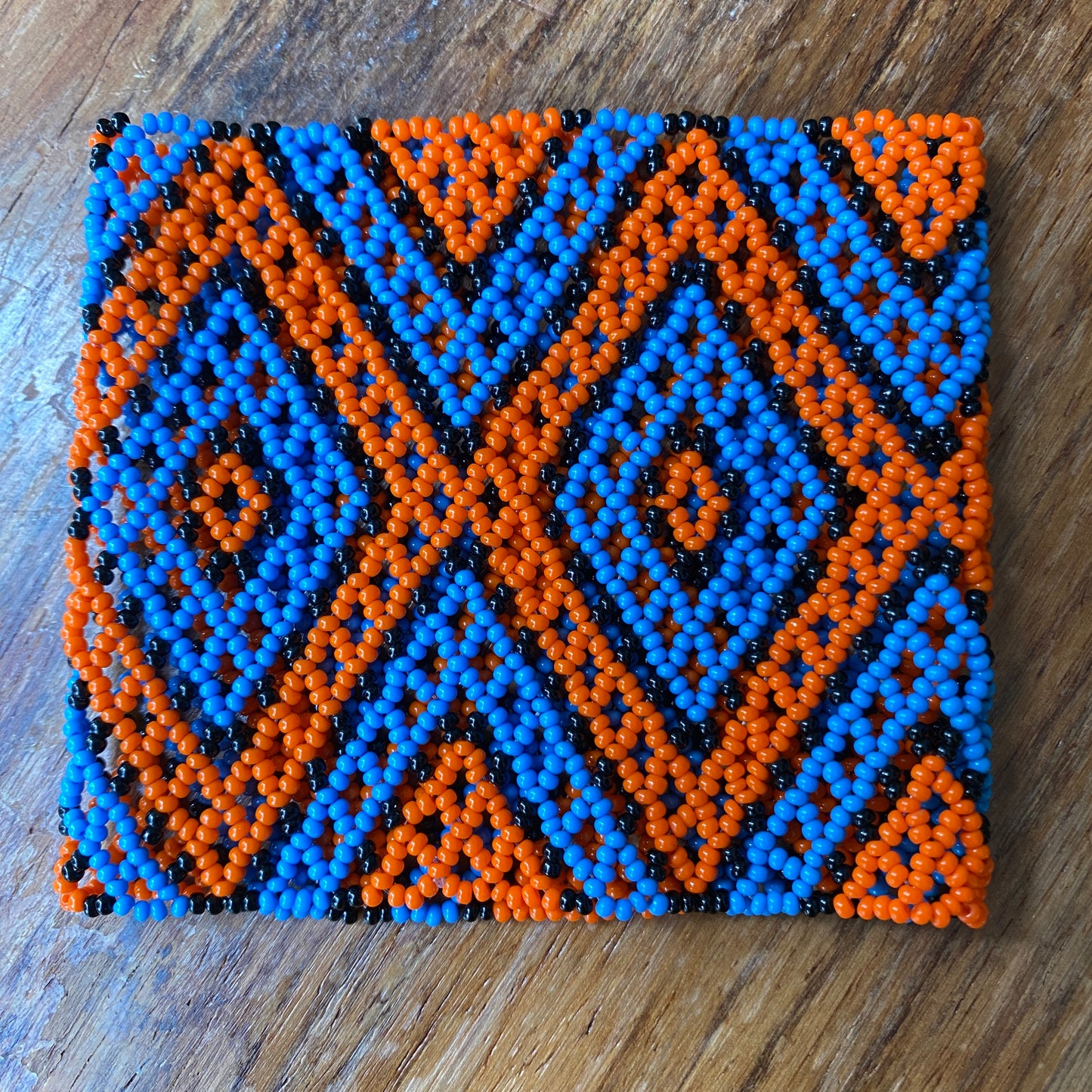 Bracelet Miçanga - petite taille - bleu et orange losange - Ethnie Kayapo