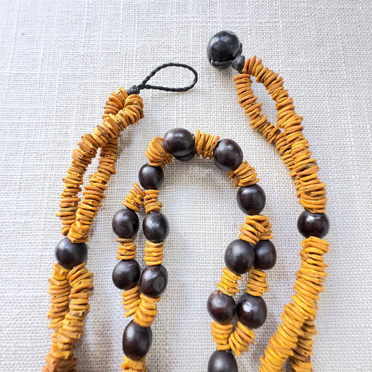 Parure collier et boucles d’oreilles en graines de morototo et saboneteira de Jamaraqua