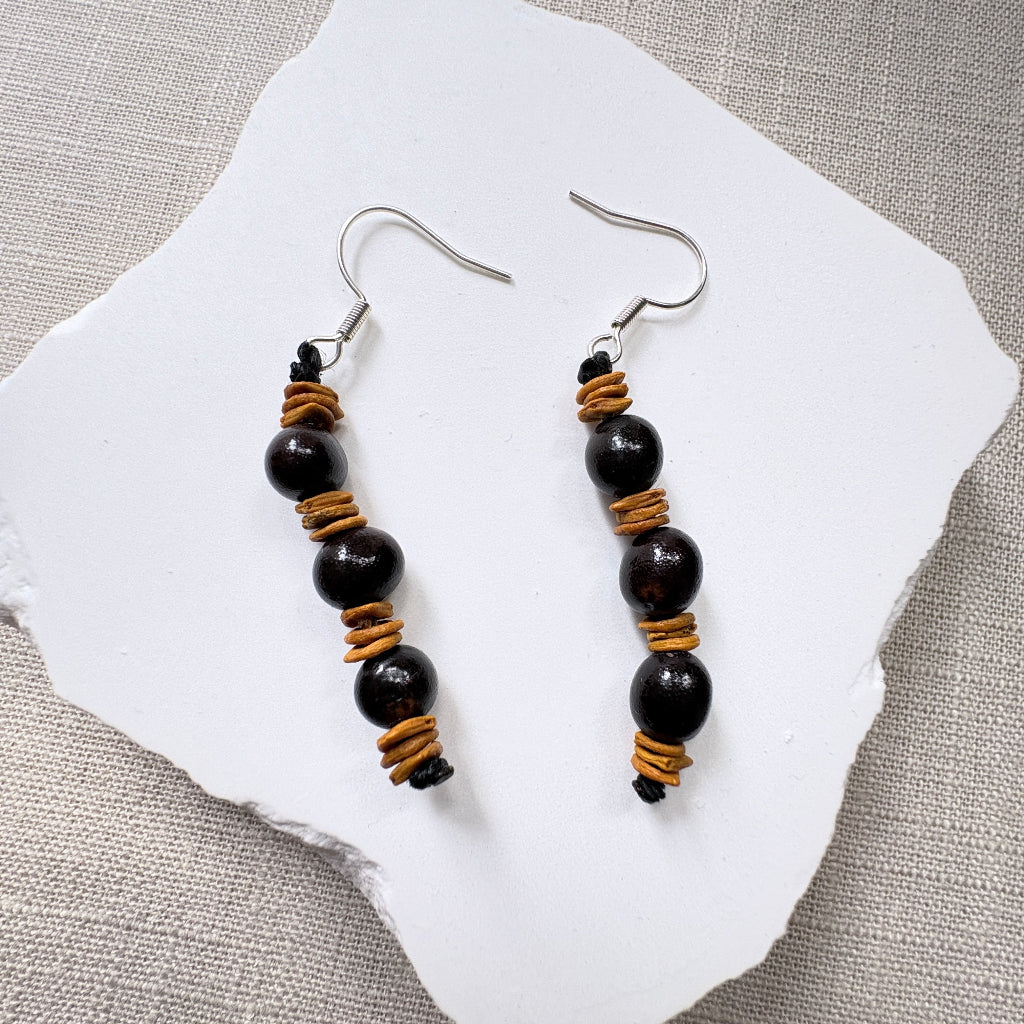 Boucles d’oreilles artisanales en graines naturelles de morototo et saboneteira de Jamaraqua