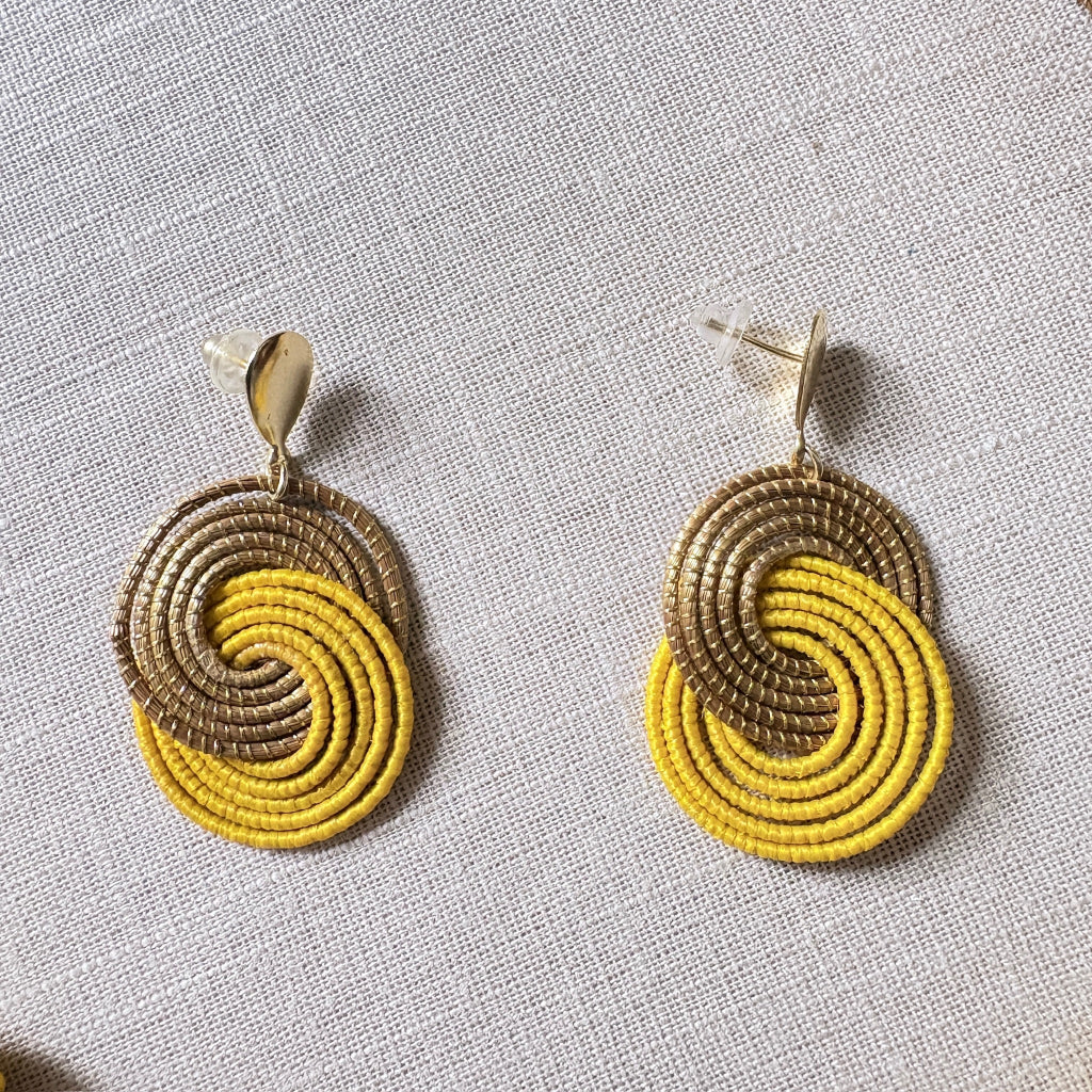 Parure collier et boucles d'oreilles Capim Dourado et buriti jaune