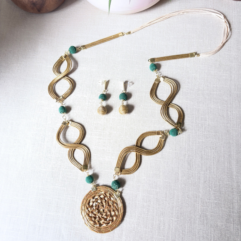 Parure collier et boucles d'oreilles Capim Dourado et buriti vert