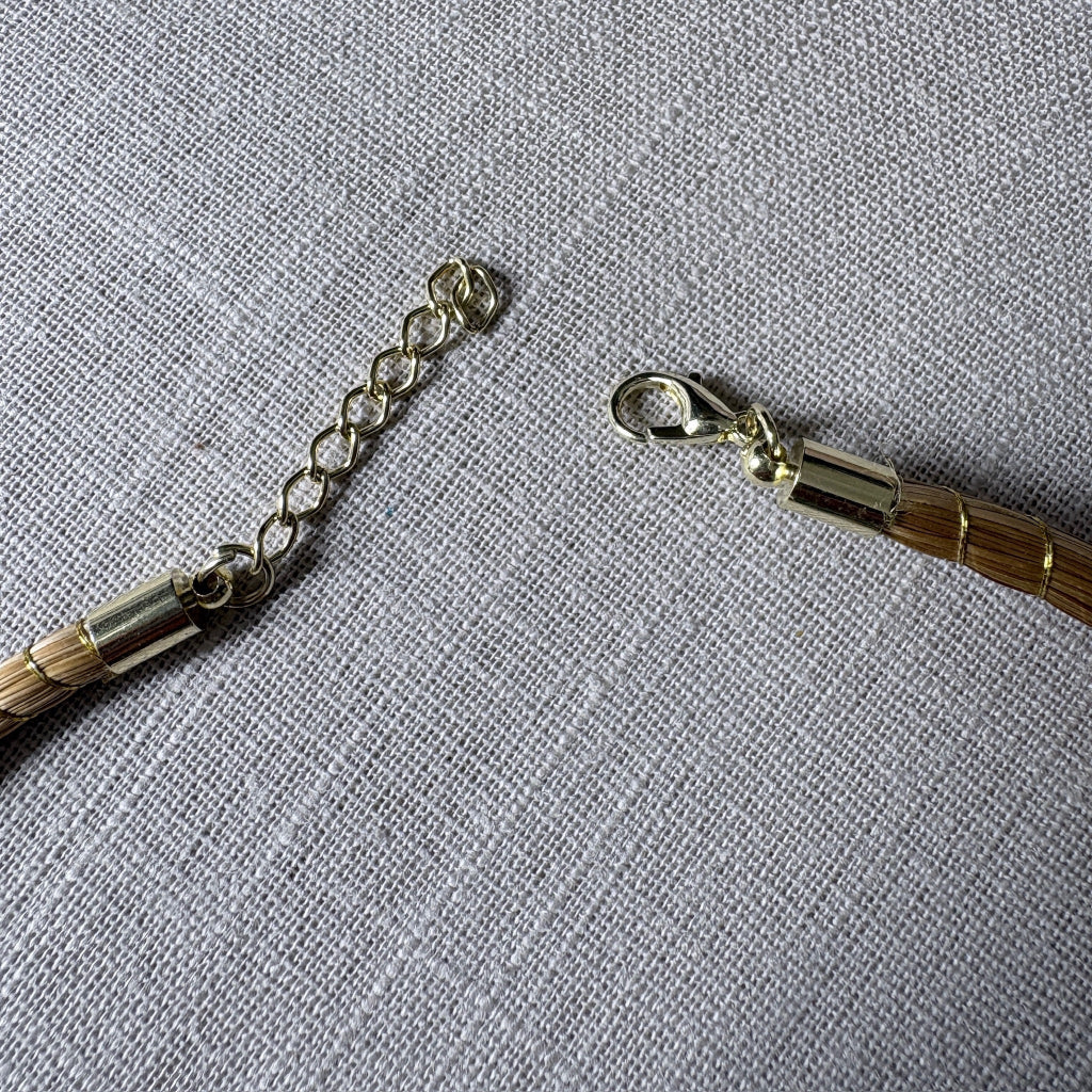 Parure collier et boucles d'oreilles Capim Dourado mandalas croisés et perle