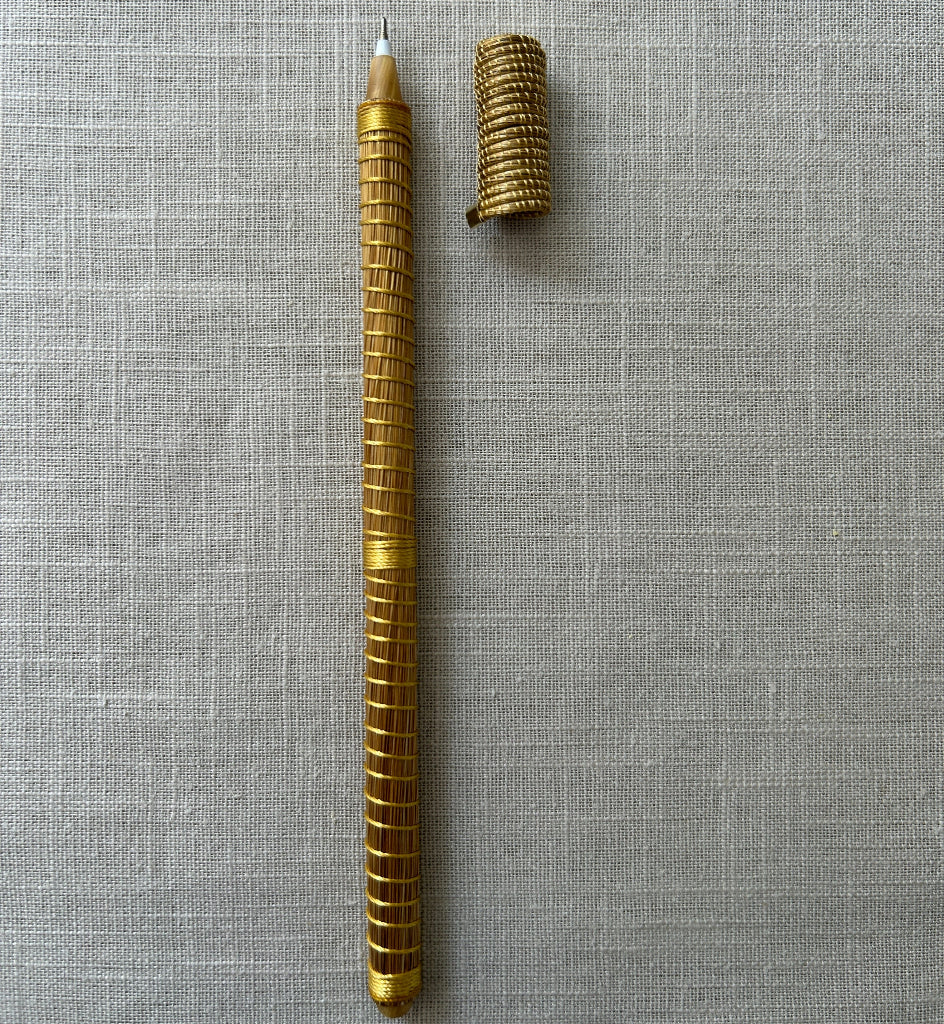 Stylo-Capim-Dourado-Spiro-Fil-soie-dore