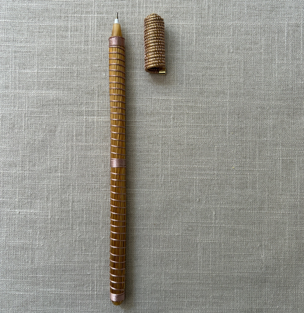 Stylo-Capim-Dourado-Spiro-Fil-soie-rose