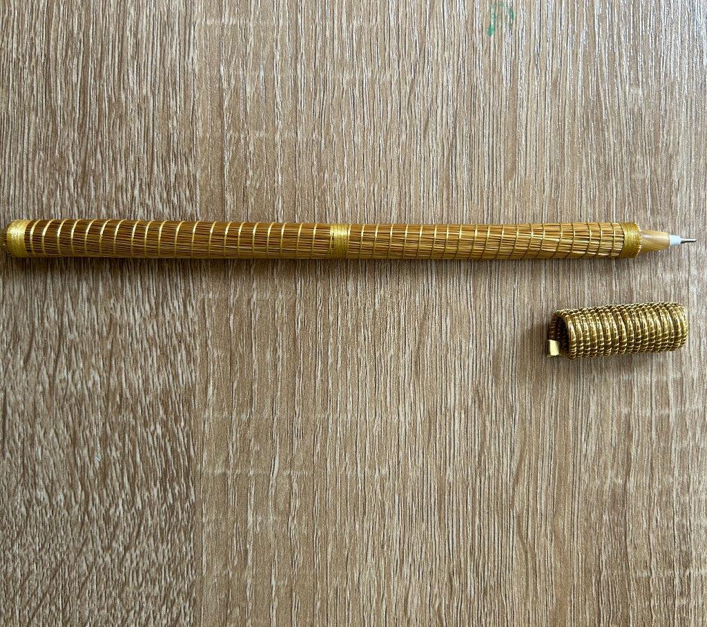 Stylo-Capim-Dourado-Spiro-Filetage-trilobe-dore-1