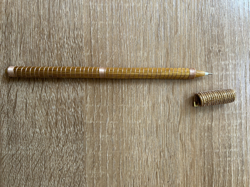 Stylo-Capim-Dourado-Spiro-Filetage-trilobe-rose-1