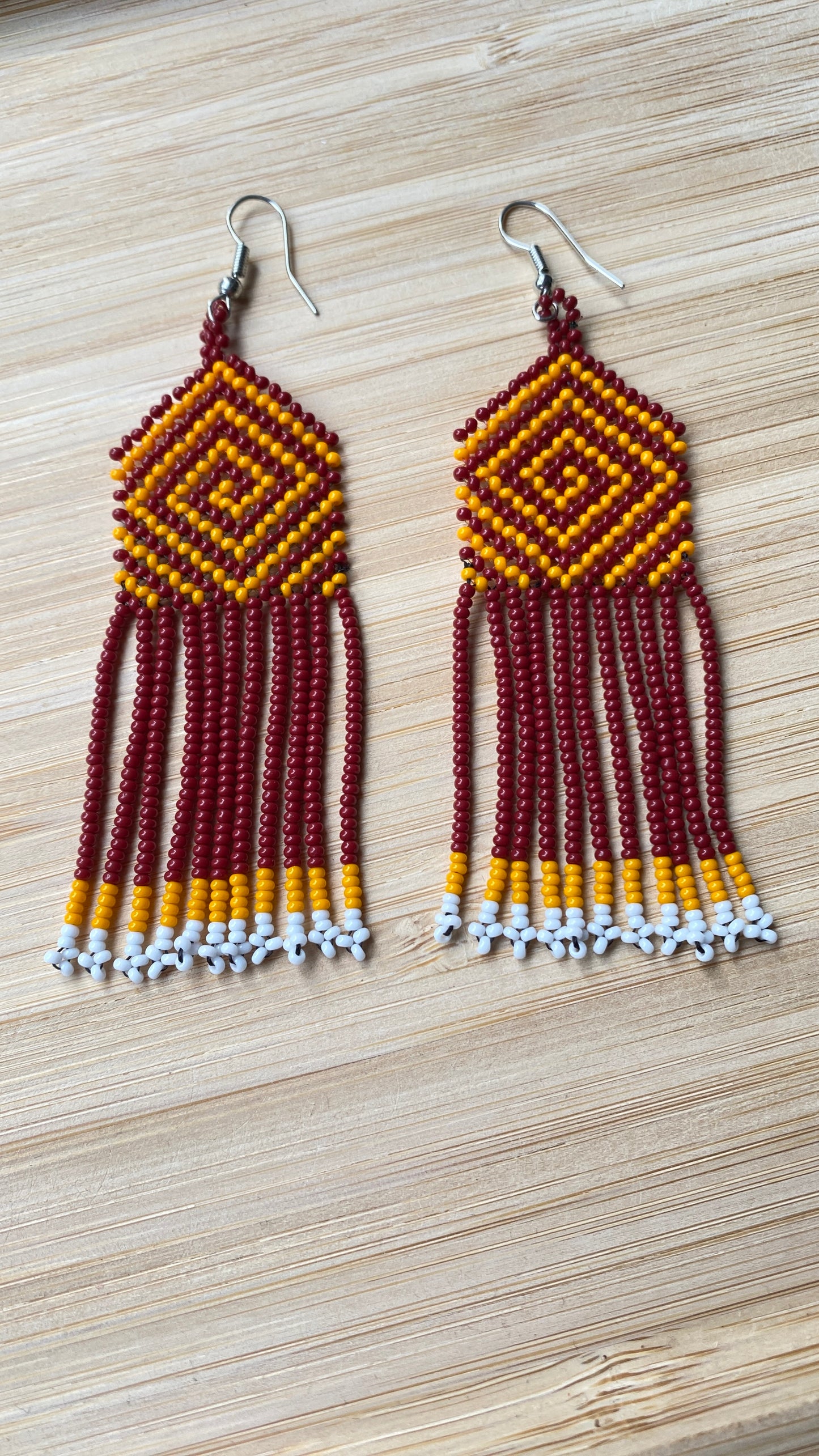 Boucles d'oreilles Miçanga - motif colimaçon - marron et orange - Ethnie Wai Wai