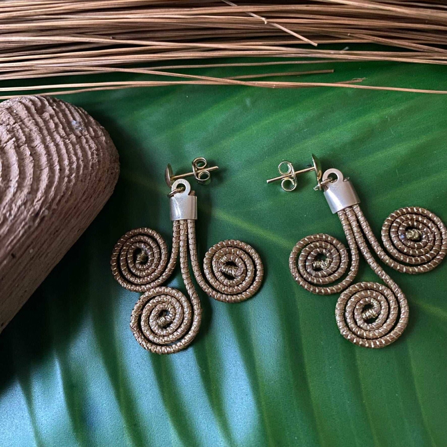 Boucles d'oreilles Capim Dourado 3 mandalas Boucles d'oreilles Artisan local travaillant le Capim Dourado dans l'état du Tocantins au centre-est du Brésil 