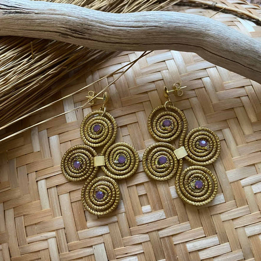 Boucles d'oreilles Capim Dourado 4 mandalas cristal opale améthyste en croix Boucles d'oreilles Artisan local travaillant le Capim Dourado dans l'état du Tocantins au centre-est du Brésil 