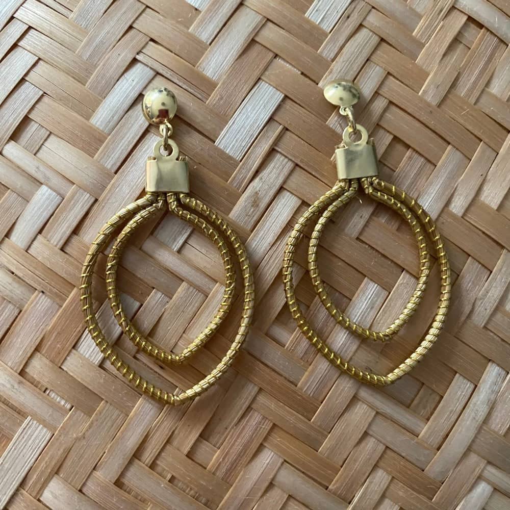 Boucles d'oreilles Capim Dourado double ovale Boucles d'oreilles Artisan local travaillant le Capim Dourado dans l'état du Tocantins au centre-est du Brésil 