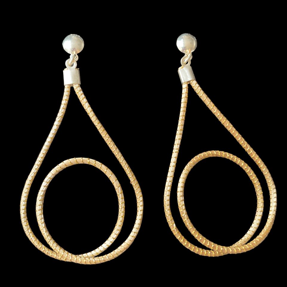 Boucles d'oreilles Capim Dourado goutte Boucles d'oreilles Artisan local travaillant le Capim Dourado dans l'état du Tocantins au centre-est du Brésil 