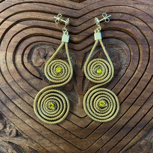 Boucles d'oreilles Capim Dourado mandalas cristal citrine Boucles d'oreilles Artisan local travaillant le Capim Dourado dans l'état du Tocantins au centre-est du Brésil 