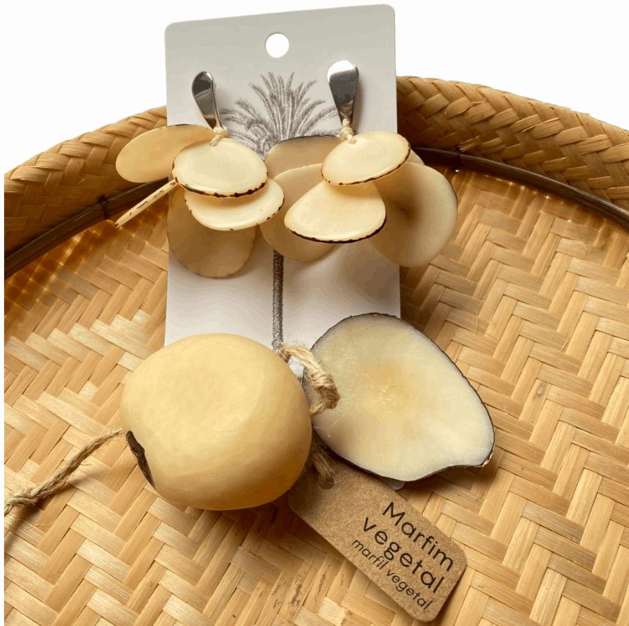 Boucles d'oreilles de graines naturelles Jarina beige Boucles d'oreilles Artisan local situé dans l'état de Sao Paulo au sud du Brésil. 