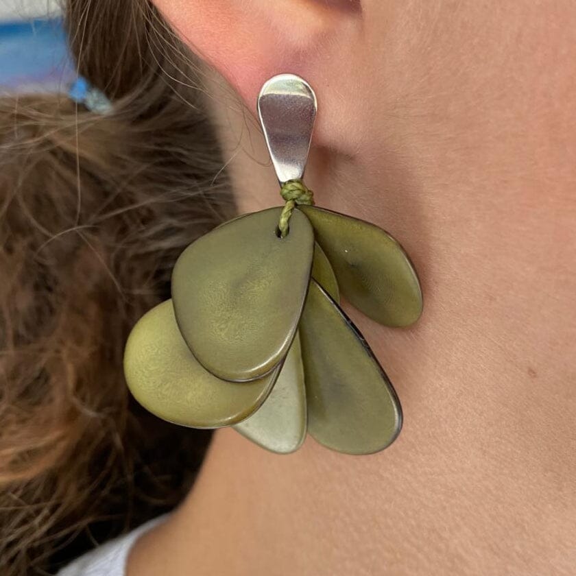 Boucles d'oreilles de graines naturelles Jarina vert olive Boucles d'oreilles Artisan local situé dans l'état de Sao Paulo au sud du Brésil. 